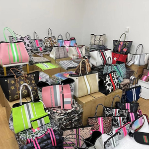 Delikli tasarım ile 2025 yaz moda neopren Tote plaj çantası büyük ve iki kolları kadınlar için özelleştirilebilir Logo - Product Image 3