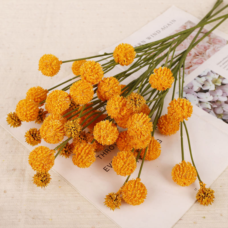 สีเหลืองเข้ม