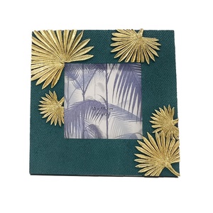 Amazon Bán Khung Ảnh Nhựa Resin Hiện Đại, Phong Cách Với Giá Vẽ Và Móc Treo Trang Trí Công Phu Cổ Điển Để Trưng Bày Mặt Bàn Và Tường - Product Image 4