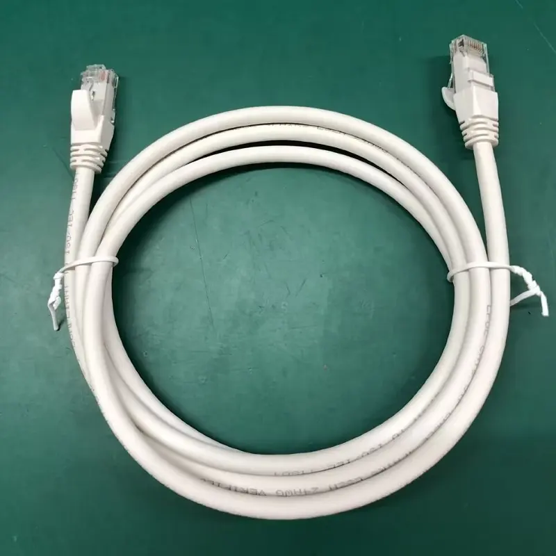 Cavi di comunicazione cavo Patch Cat6 LSZH Ethernet Rj45 di colore bianco