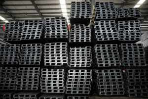 Q235เหล็กขึ้นรูปเย็นรีดร้อน/Q345/SS400ส่วนส่วน U/C รูปช่อง purlins เชื่อมตัดแบบกำหนดเอง - Product Image 3