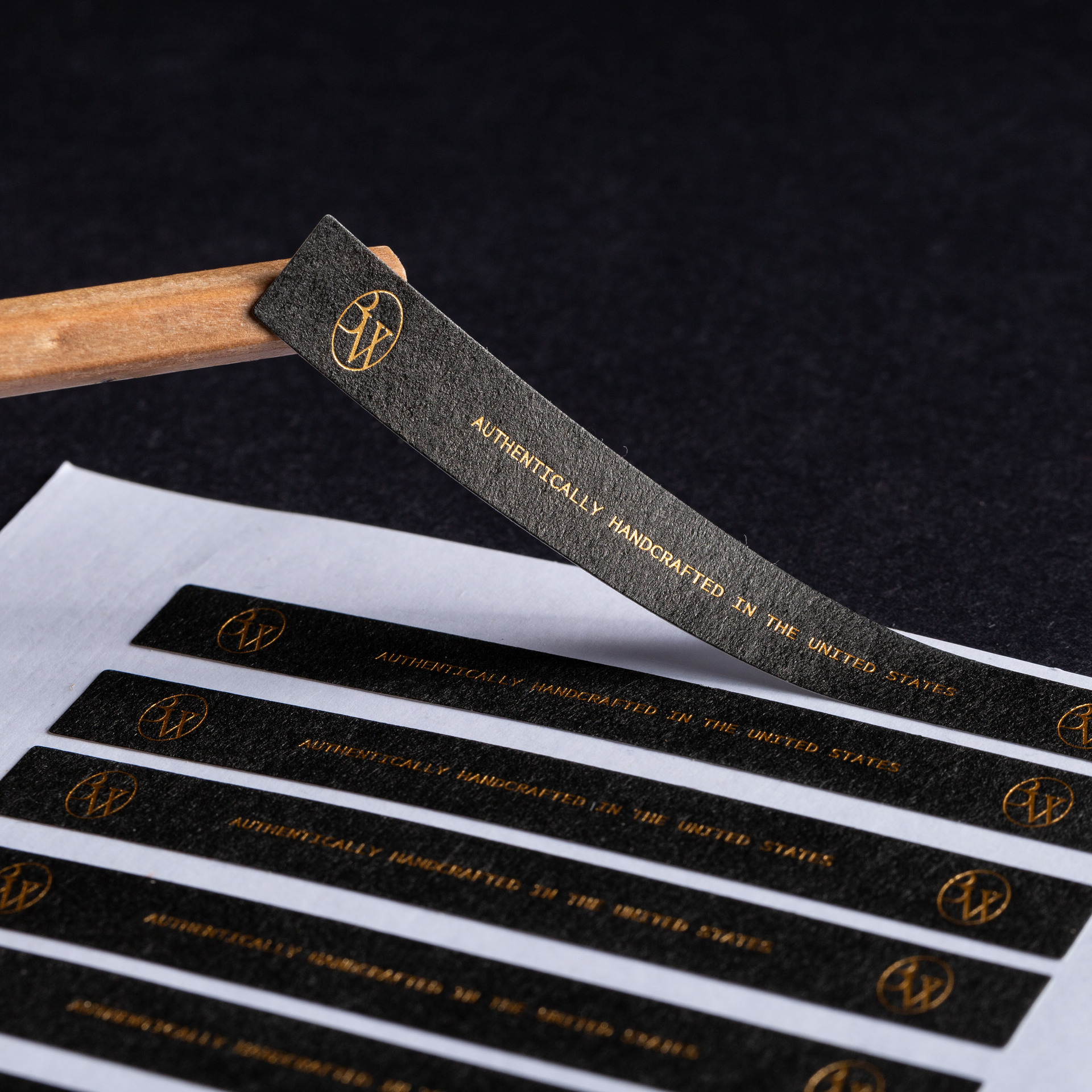 Feuille d'or noir