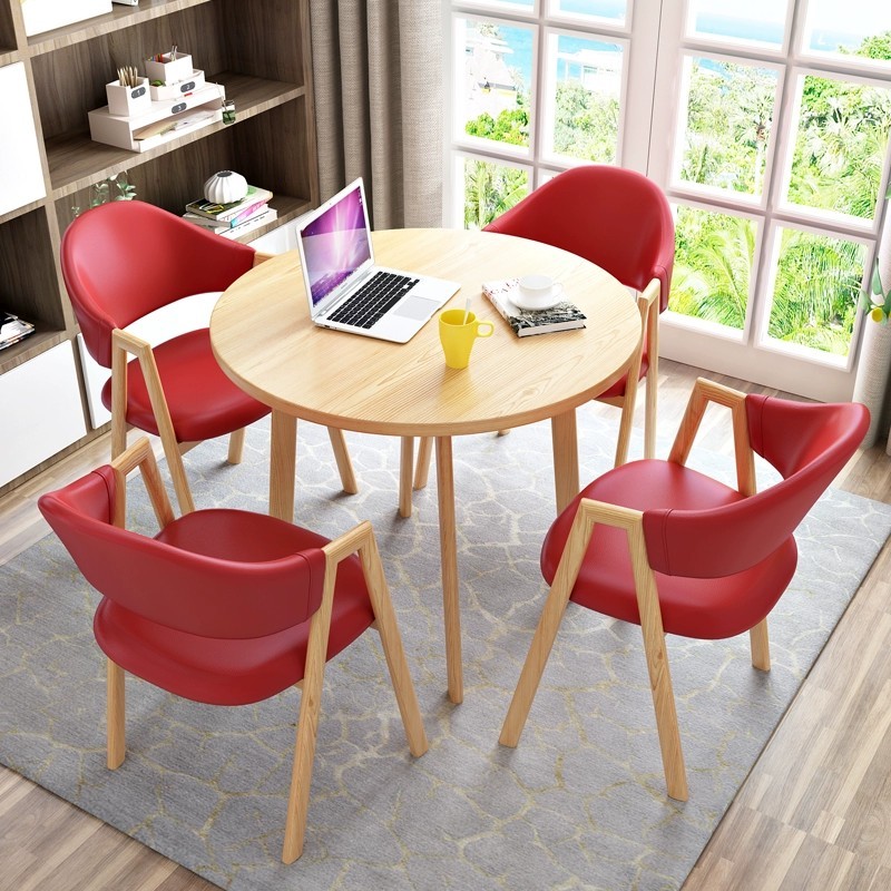 Cuero rojo 4 sillas + mesa redonda 80 color madera