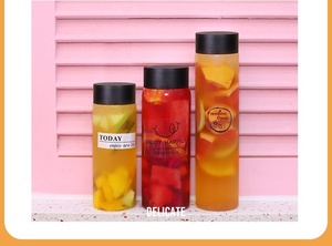 Rõ ràng 400ml 500ml 8oz Rỗng Xi lanh hình dạng <span class=keywords><strong>VOSS</strong></span> nhựa PET Báo Chí lạnh chai nước trái cây với vít-cap biểu tượng tùy chỉnh - Product Image 6