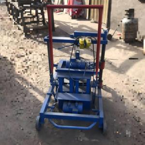 Máquina de fabricación de ladrillos pequeños hidráulica automática, máquina de bloques de cemento de pavimentación entrelazada a la venta - Product Image 6