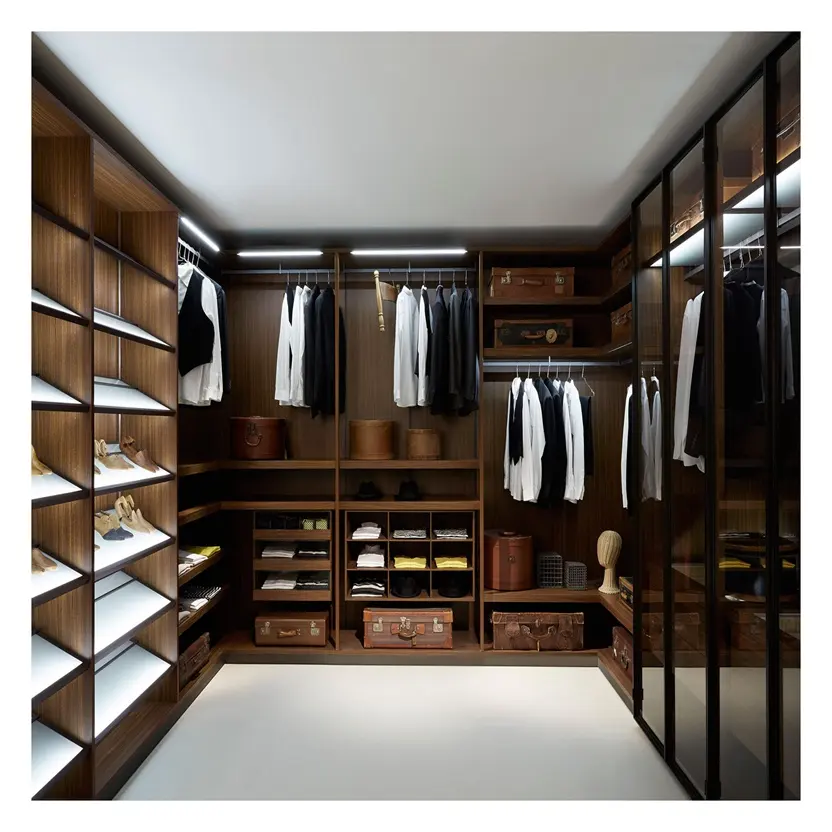 High End Customised Modern Style Walk-in Solid Wood Wardrobe with Lighting Design