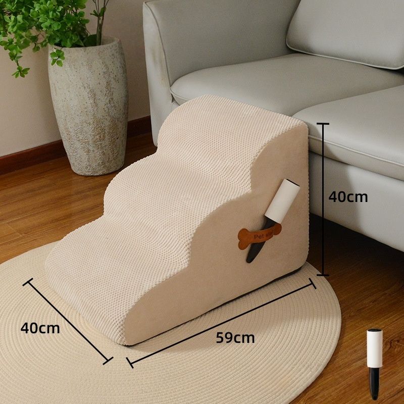 Petit escalier à trois marches-beige