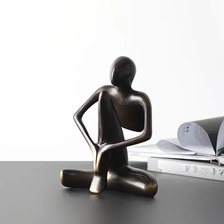 Современная Скандинавская офисная металлическая декоративная фигурка медитации с латунным покрытием, Настольная скульптура для гостиной