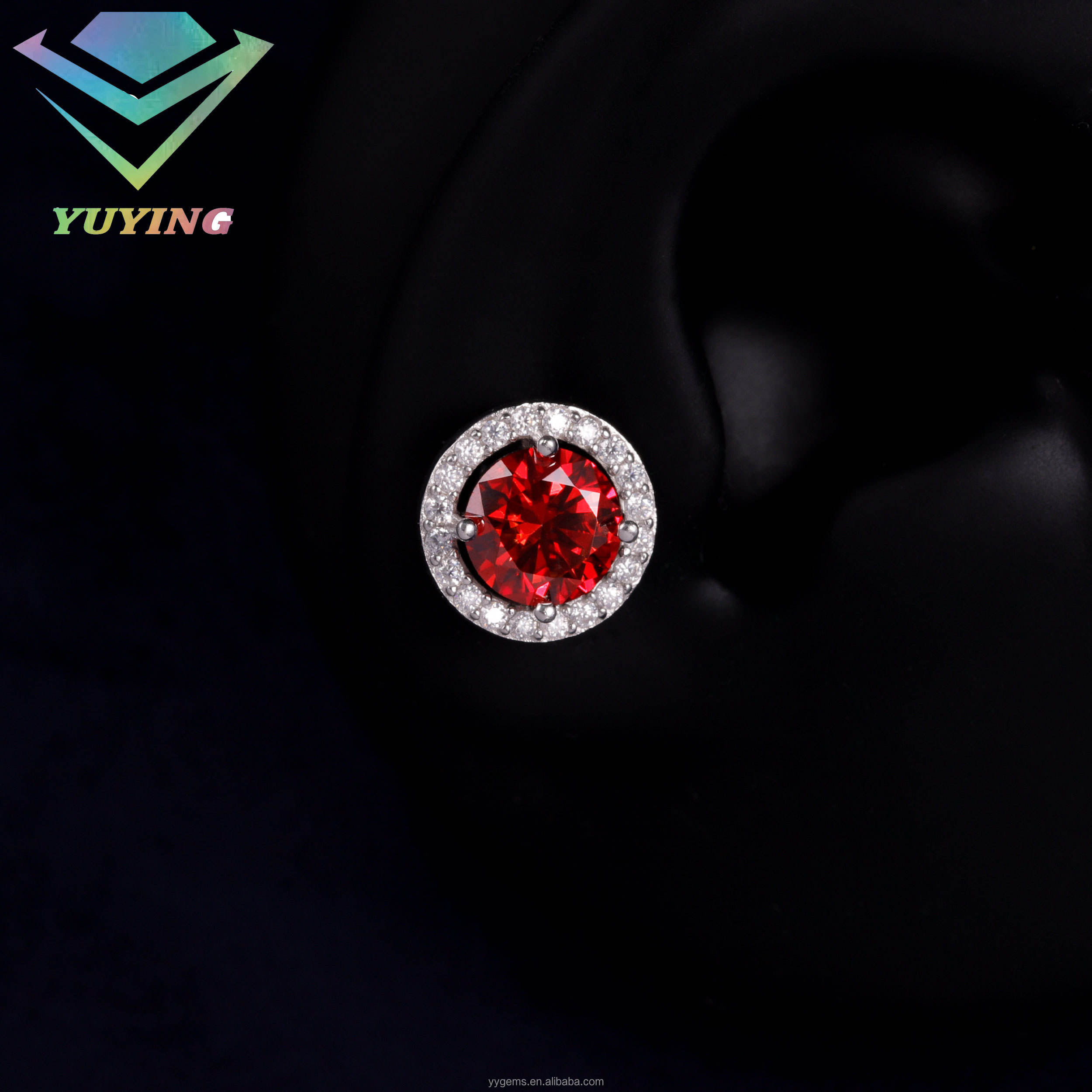 ต่างหูเพชรแดง