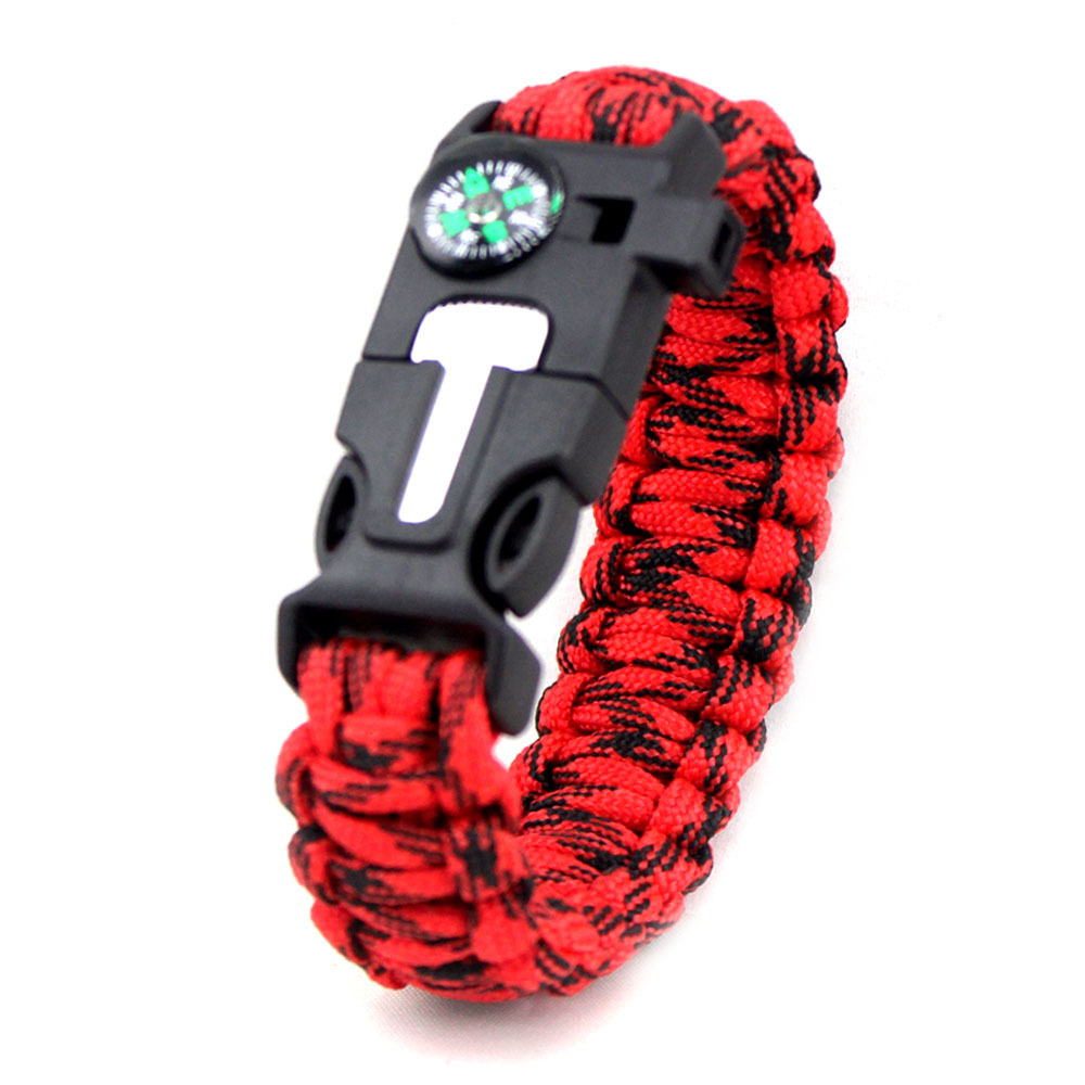 Camouflage noir rouge