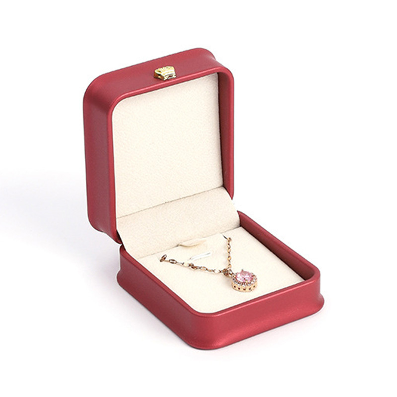 boîte à pendentif rouge