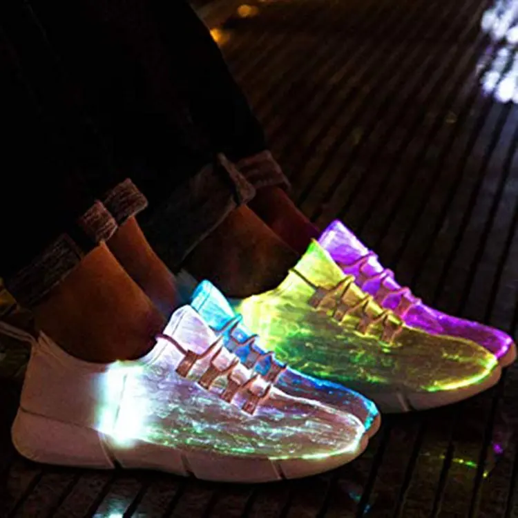 Zapatillas de malla para hombre, zapatos de malla con brillo oscuro dinámico, a la moda, fáciles de limpiar, con carga USB, para baile fantasma