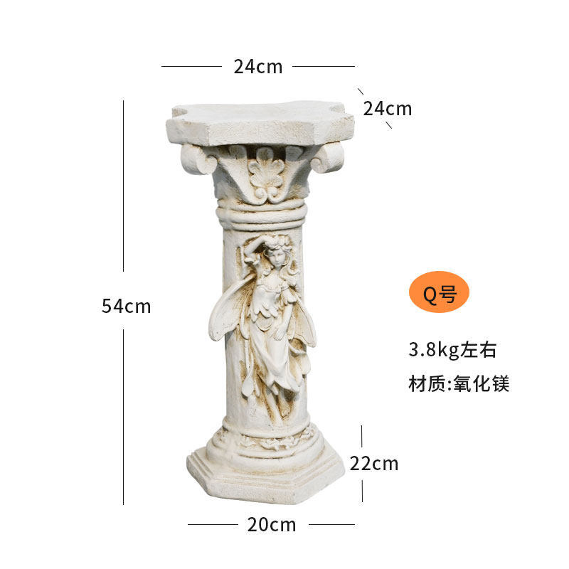 Colonne romaine à sommet carré, 54 cm de hauteur, motif ange.