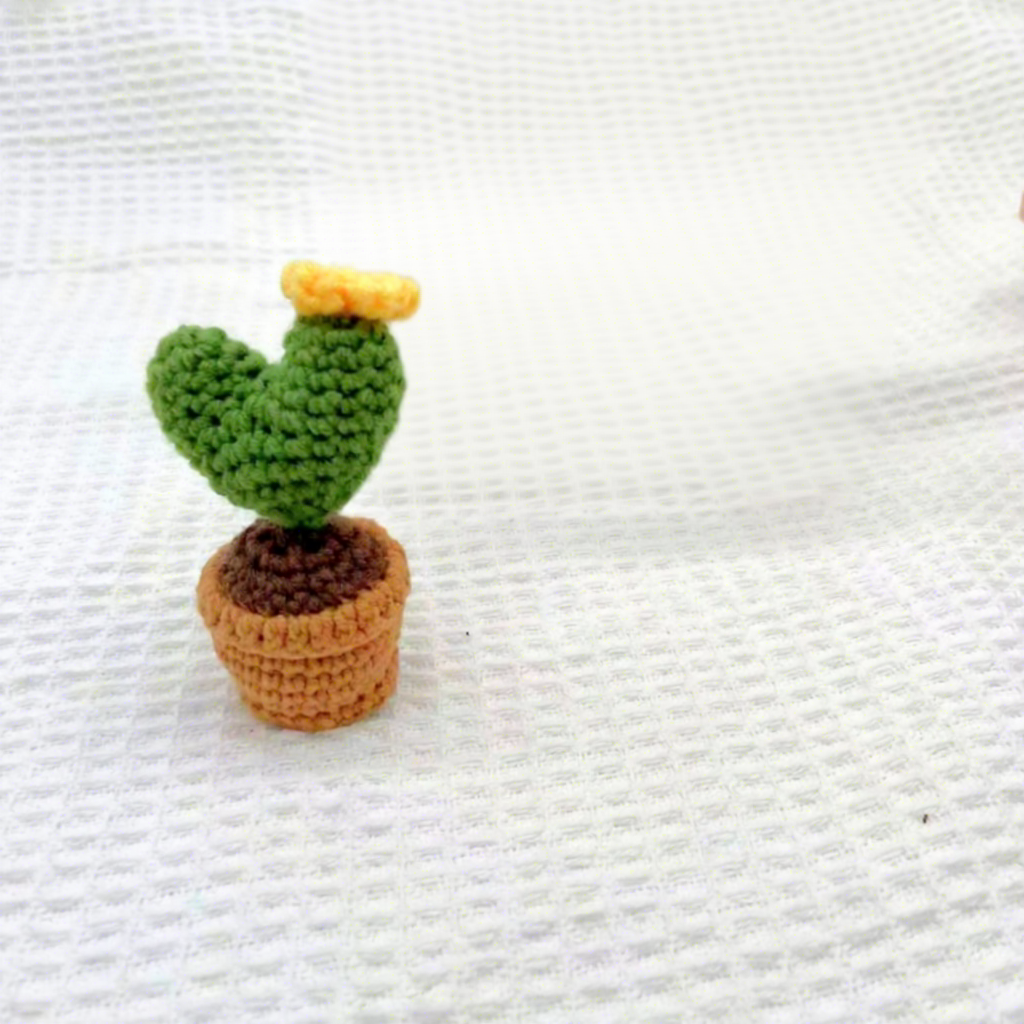 15 crochet knitted small port flower 12*5*5cm