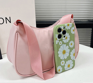 P Familie Klassieke Hobo Onderarmbesnijdenis Pols Originele Nylon Stof Handbill Schoudertas Luxe Damestas - Product Image 2