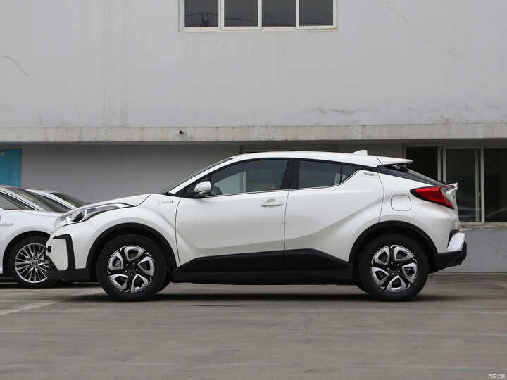 Vendite calde abbastanza usate Toyota 2023 modello 2.0L Smart Electric Hybrid Comfort Edition CHR LE auto in vendita auto usate di alta qualità