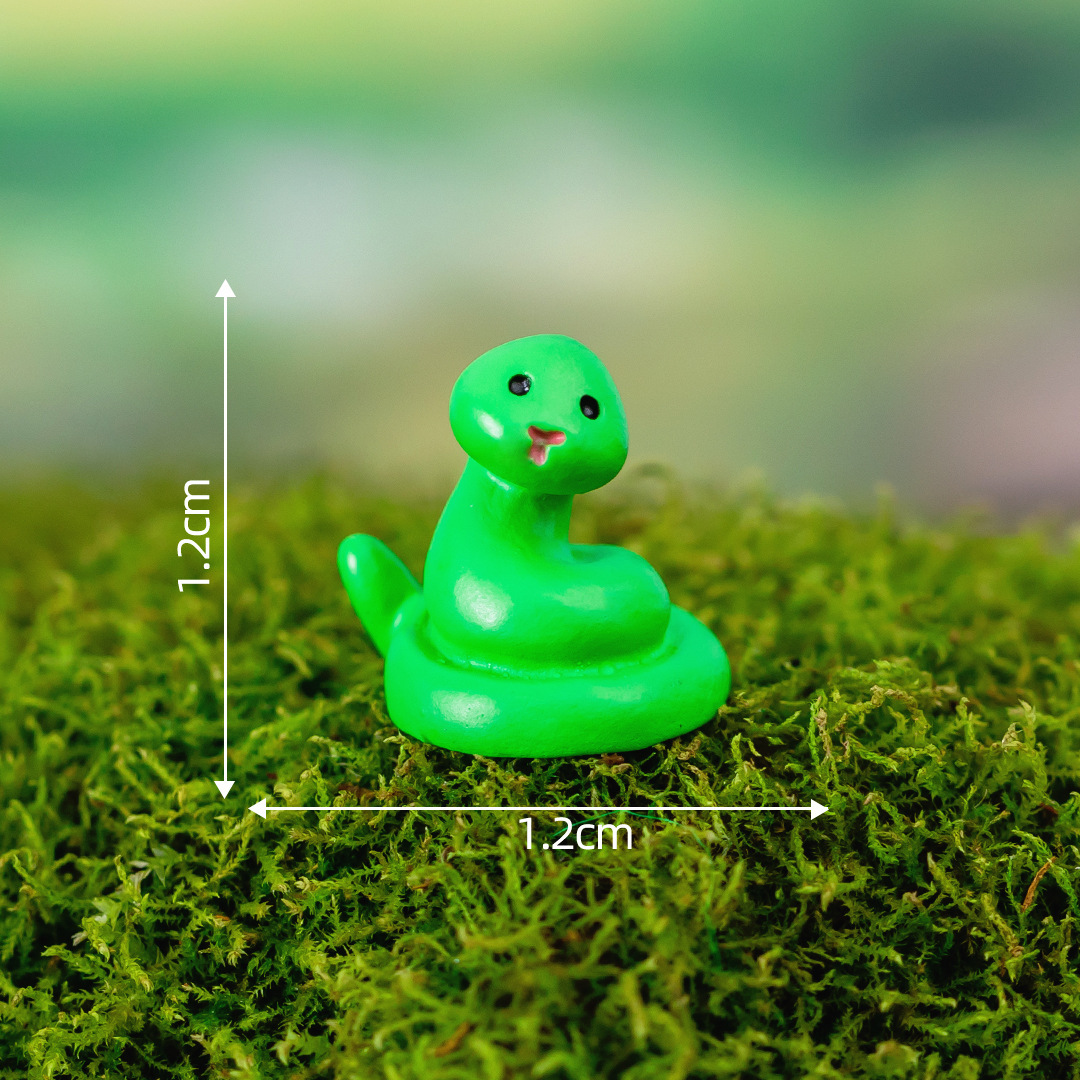 15-Little Green Snake