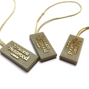 Etiquetas colgantes de cuerda personalizadas, logotipo en relieve, sello de plástico, etiqueta de autenticidad para ropa, zapato, reloj - Product Image 2
