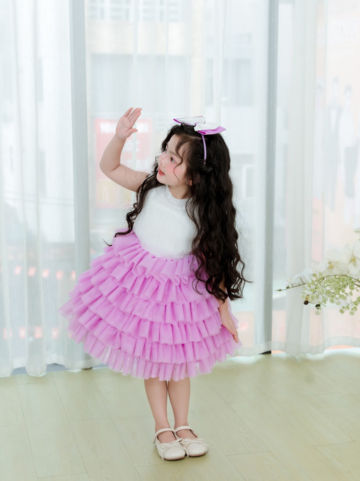 สีขาว/สีม่วง