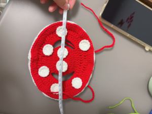 Häkeln Sie Katzen hut Topi Sombrero Hut mit Ohr löchern Gestrickte Haustier hütte Handwerk Hund Häkeln Eimer Hut Rote Farbe mit beige Punkten - Product Image 3