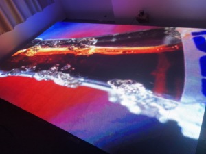 ราคาโรงงานราคาถูกจอ P8.92พิกเซลแบบอินเทอร์แอคทีฟ LED ฟลอร์เต้นรำสีอบอุ่น DMX512อลูมิเนียมสีขาว - Product Image 4