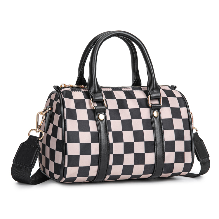 Balck and beige checkered
