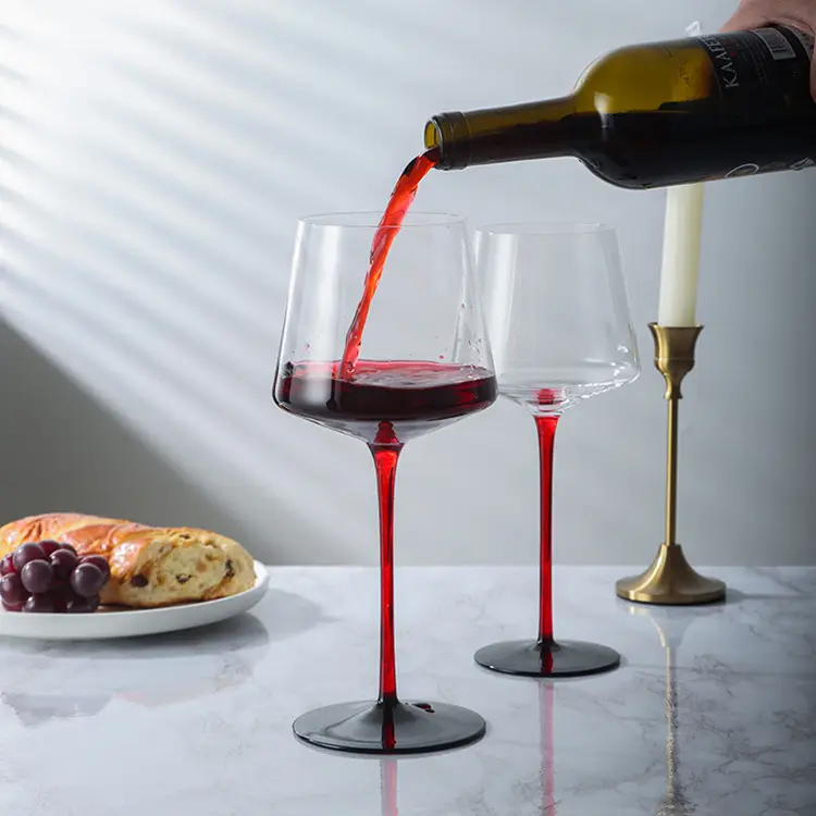 סיטונאי גדול צלול גביע בורגונדי אדום יין זכוכית 550Ml שתיית אדום גזע שחור בסיס יין משקפיים עבור בית המפלגה