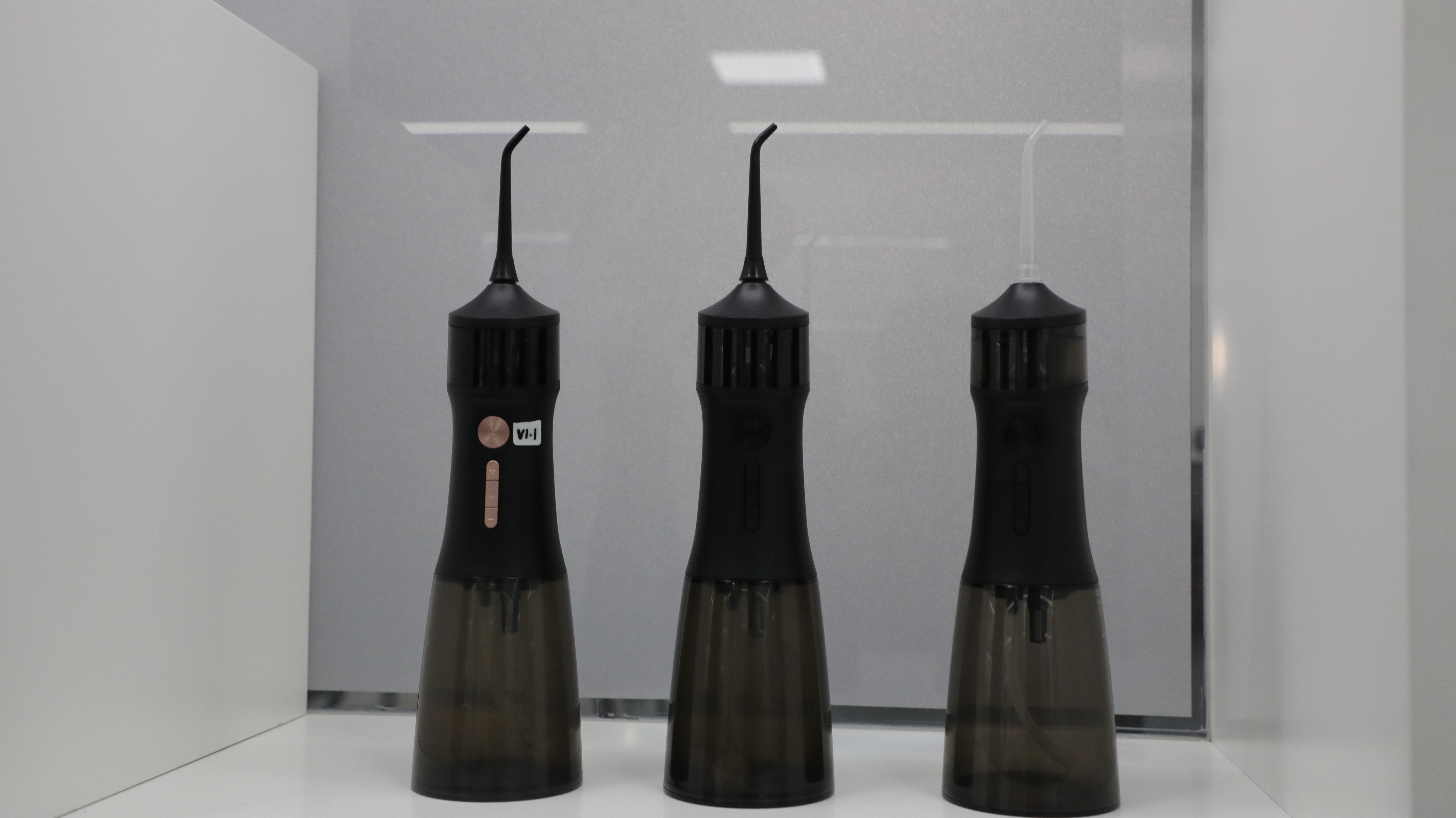 6 embouts de jet, sac de voyage en PU, câble de chargement