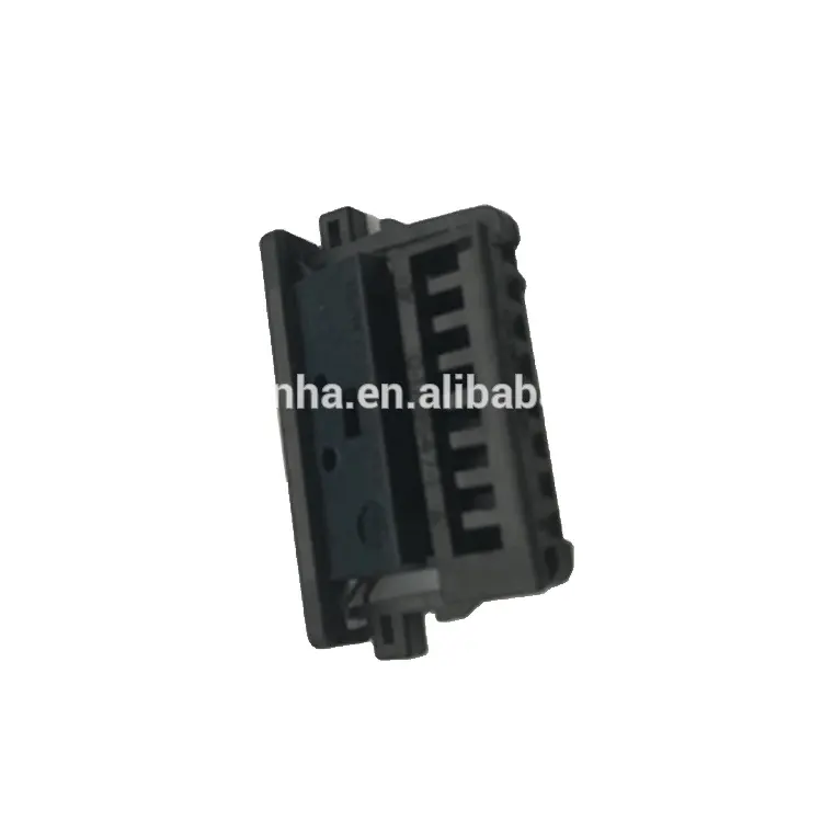 1718547-1/6954522-01 Tyco 8 pole auto electrical connector