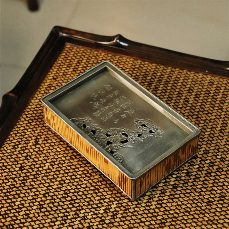 Rectangular bamboo strip, 17*11*4.3 cm.