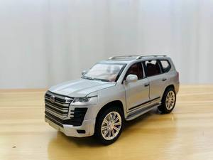 カスタマイズされたコレクション1:24スケール高級ダイキャストモデルの車のドアは音を開くことができ、子供のための軽合金プルバック車 - Product Image 3