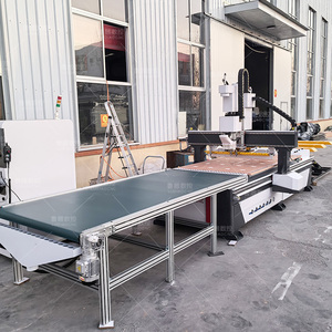 Máquina cortadora de cambio de cuchillo de fila recta China 1325 con plataforma automática de carga y descarga - Product Image 1