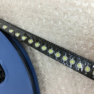 หลอดไฟชิป LED 0.5W 1W 3W 3.2-3.6V ชิปไดโอดปล่อยชิปพร้อมตัวสะท้อนแสงสำหรับสปอตไลท์หลอดไฟ DIY