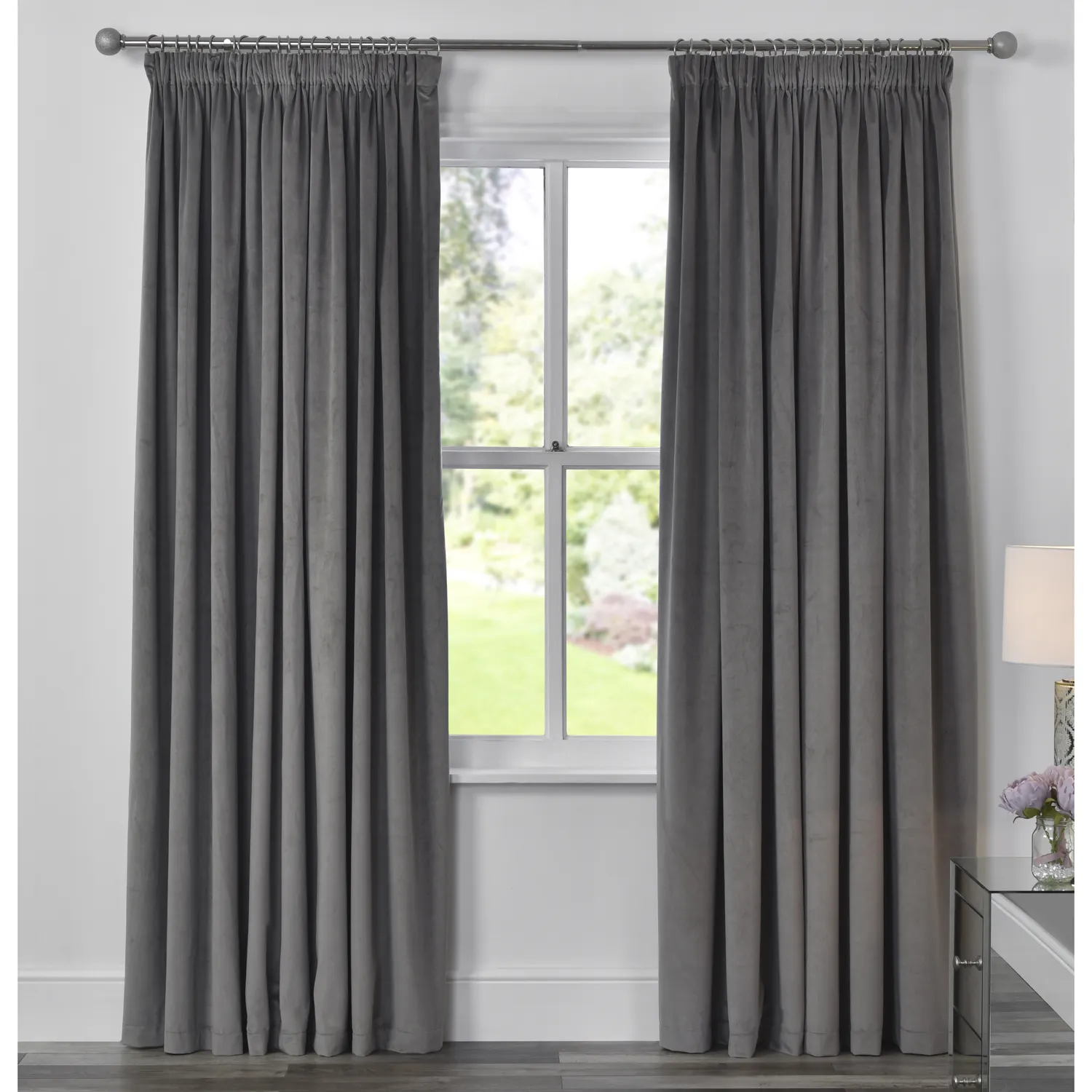 Luxury Curtain Blackout Hotel Living Room Blackout Curtain 2 Panel Ready Made Thick Velvet Blackout Curtains in Guangzhou