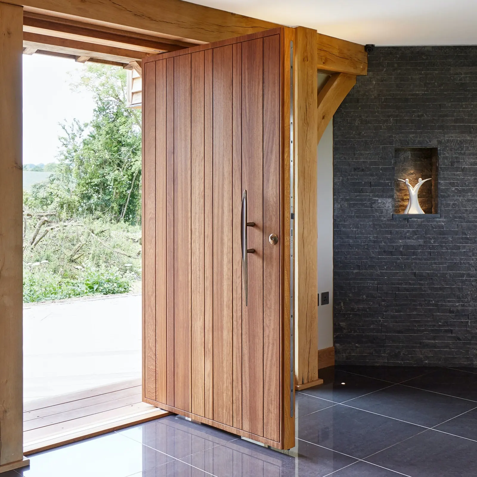 Puerta de entrada de material de madera moderno, pivote personalizado de alta calidad para villa