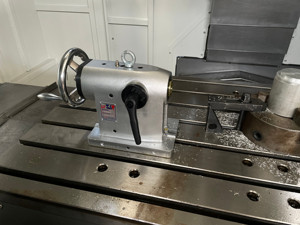 Easy <strong>Programming</strong> and Efficient Operation Smart VMC1600 <strong>CNC</strong> Metal Machining Center with Intelligent Control System - Product Image 4