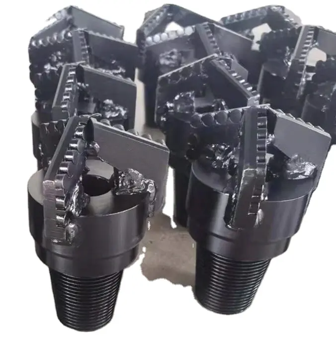 Foret Offre Spéciale 118mm Drag Bit 3 lames pour le forage de puits d'eau Peut être personnalisé à n'importe quelle taille