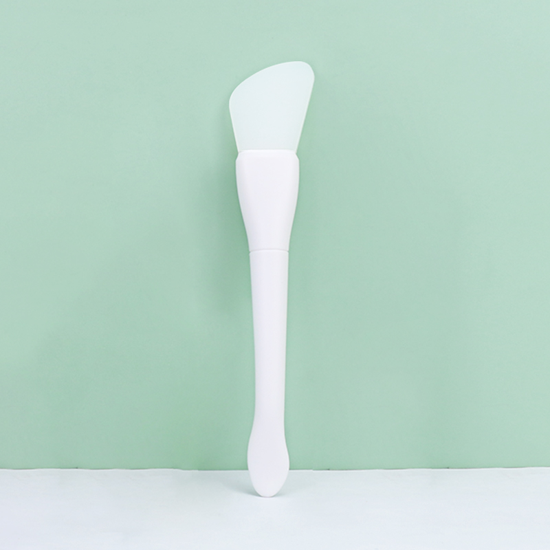 Brosse en forme de couteau