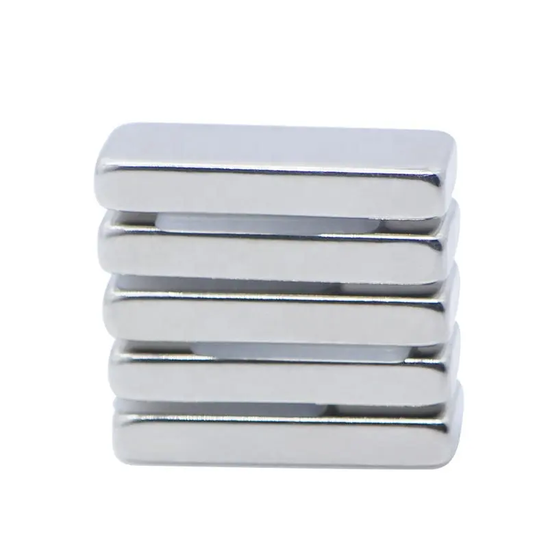 High quality and low price Magnetic grade n45 neodymium magnet strong magnetism Customized Square magnet