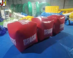 红色充气游泳浮标，带标志的充气方形浮标，水浮立方体浮标水上事件充气标记浮标