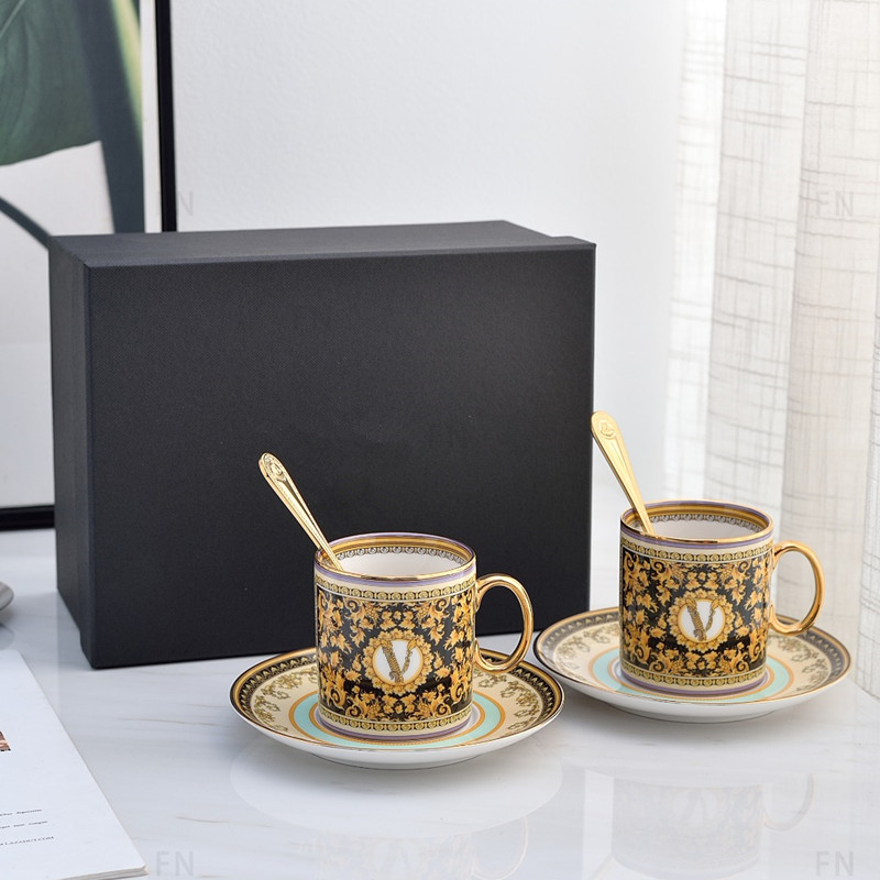 อี