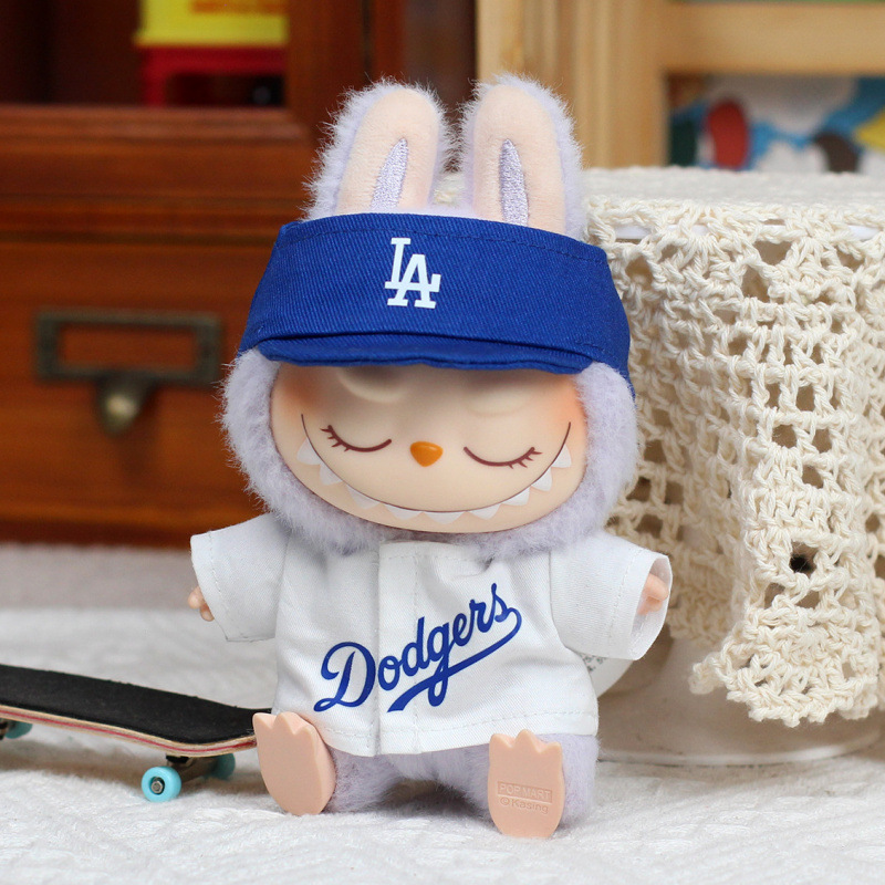 Famille Baseball (chemise blanche et casquette de baseball)