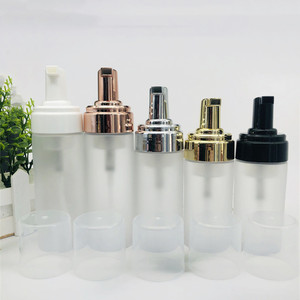 Stokta 100ml 120ml 150ml 200ml 250ml saydam buzlu köpük pompa şişesi beyaz/siyah/silikon fırça/altın/gümüş pompa kafası