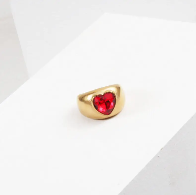 Cincin Kubah Berlian Hati Merah Chunky Ruby, Batu Tunggal Besar Baja Tahan Karat Antik Mewah Berlapis Emas