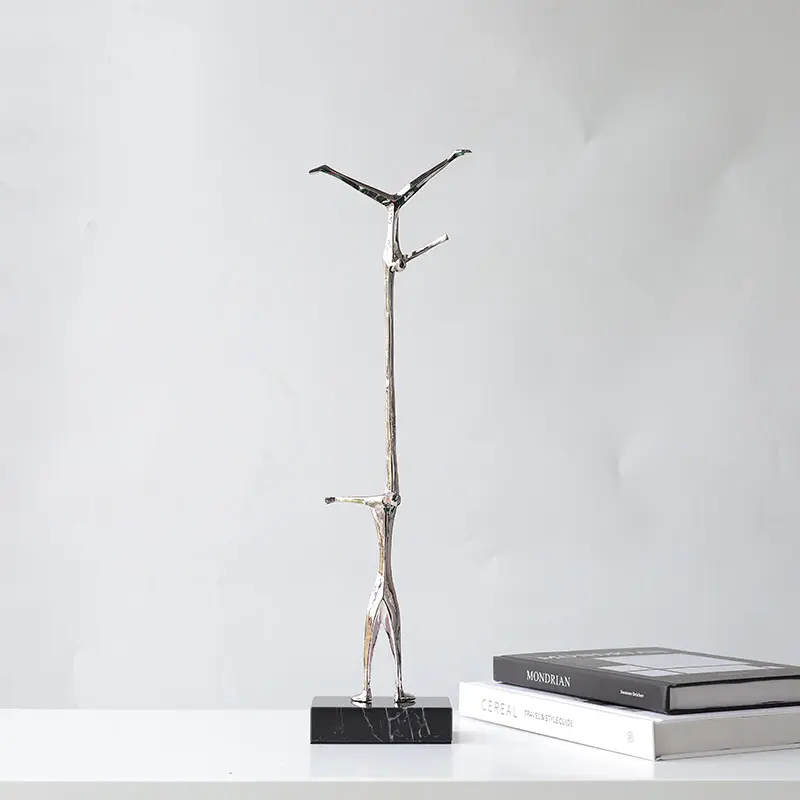 Odern-estatua de personaje abstracto de hierro fundido minimalista, modelo de habitación, oficina comercial, sala de exposiciones