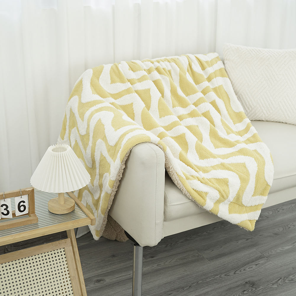 สีเหลือง