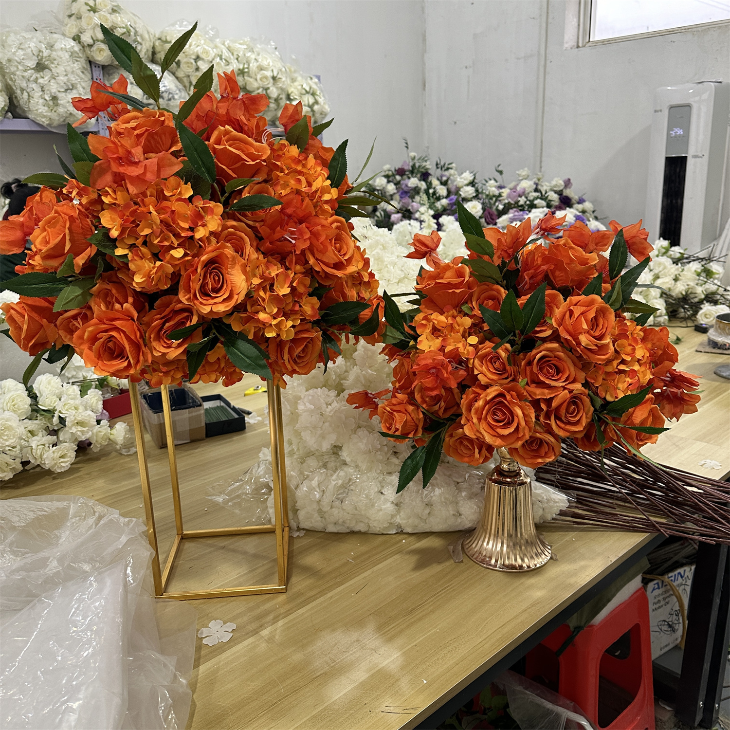 Orange 50cm orange brûlé avec feuilles boule de fleurs