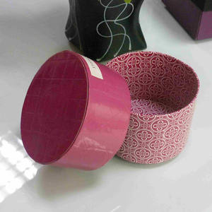 Hộp giấy sang trọng hình đứng, kiểu dáng thanh lịch, làm thủ công bằng bìa cứng màu xanh dương, trang trí bằng ruy băng lụa đẹp mắt - Product Image 4