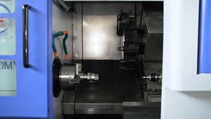 Máquina de torno CNC de 4 ejes JINN FA, precisión de alta presión con FANUC SYNTEC para procesamiento de metales - Product Image 3