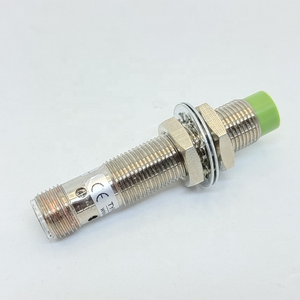 Sensor de proximidad de inducción circular, distancia de detección sin NC tipo M8, 4mm, montaje sin empotrar, IP67